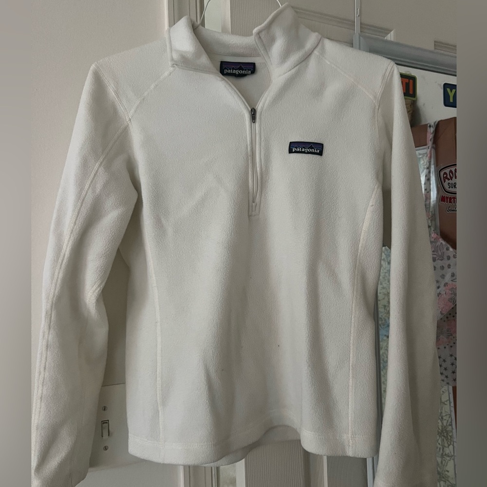 White Patagonia fleece quarter zip size small